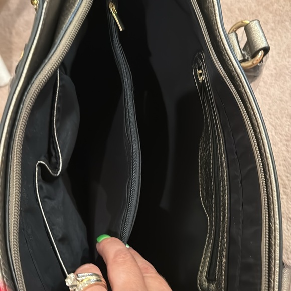 Mia K. Farrow Large Pewter Tote with Matching Wallet/Wristlet - Picture 7 of 7